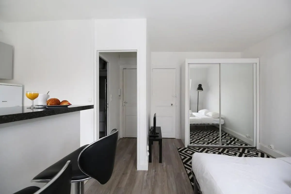 Apartment Studio Tout Equipe Proche Arc De Triomphe - 2p Paris